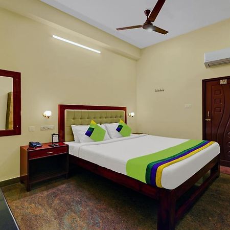 Treebo Grace Inn, 3 Min Walk From Promenade Beach Pondicherry Bagian luar foto