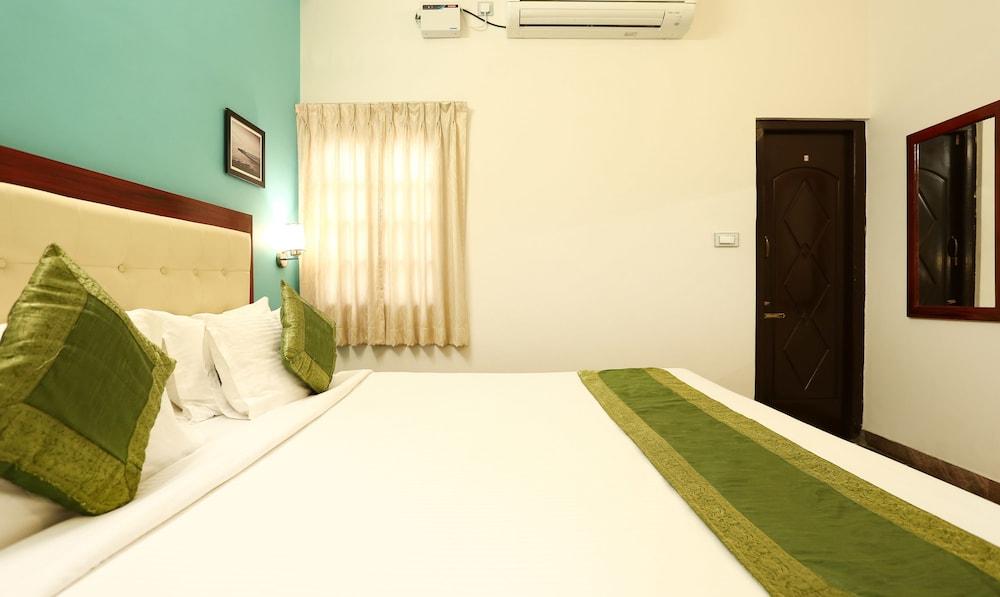 Treebo Grace Inn, 3 Min Walk From Promenade Beach Pondicherry Bagian luar foto