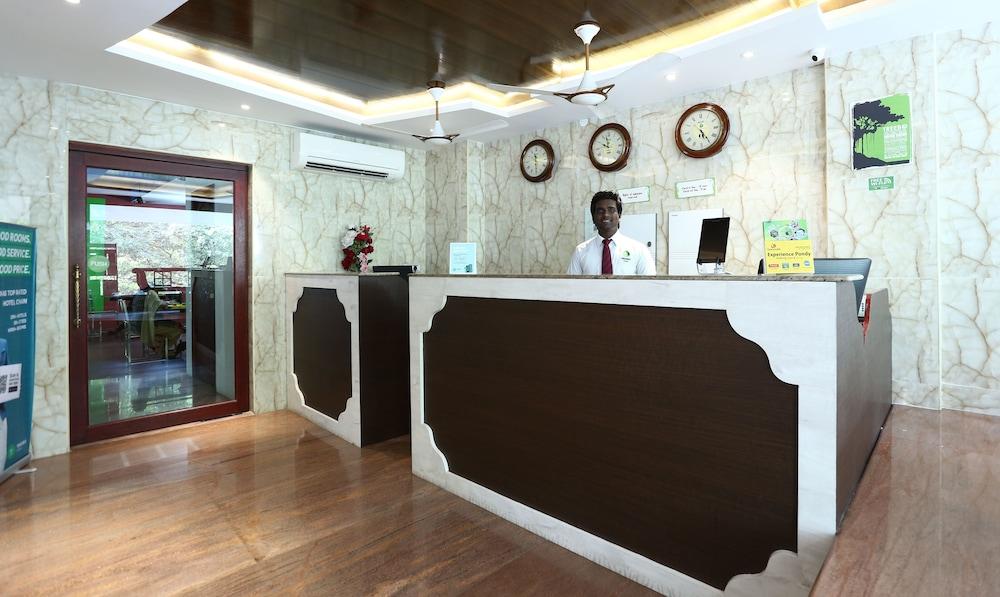 Treebo Grace Inn, 3 Min Walk From Promenade Beach Pondicherry Bagian luar foto