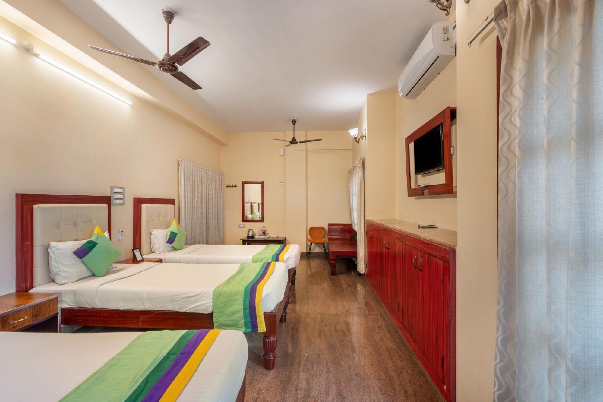 Treebo Grace Inn, 3 Min Walk From Promenade Beach Pondicherry Bagian luar foto