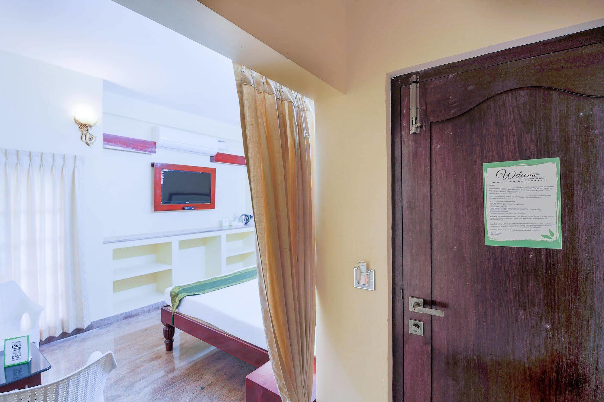 Treebo Grace Inn, 3 Min Walk From Promenade Beach Pondicherry Bagian luar foto