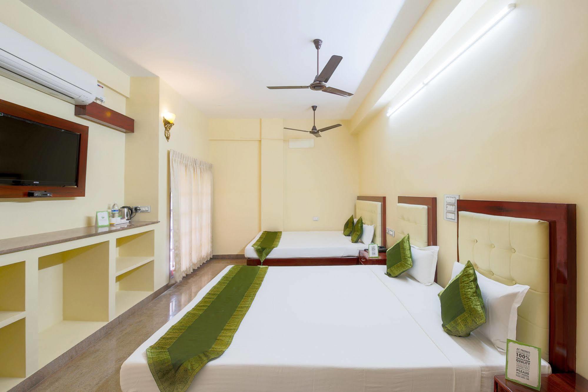 Treebo Grace Inn, 3 Min Walk From Promenade Beach Pondicherry Bagian luar foto