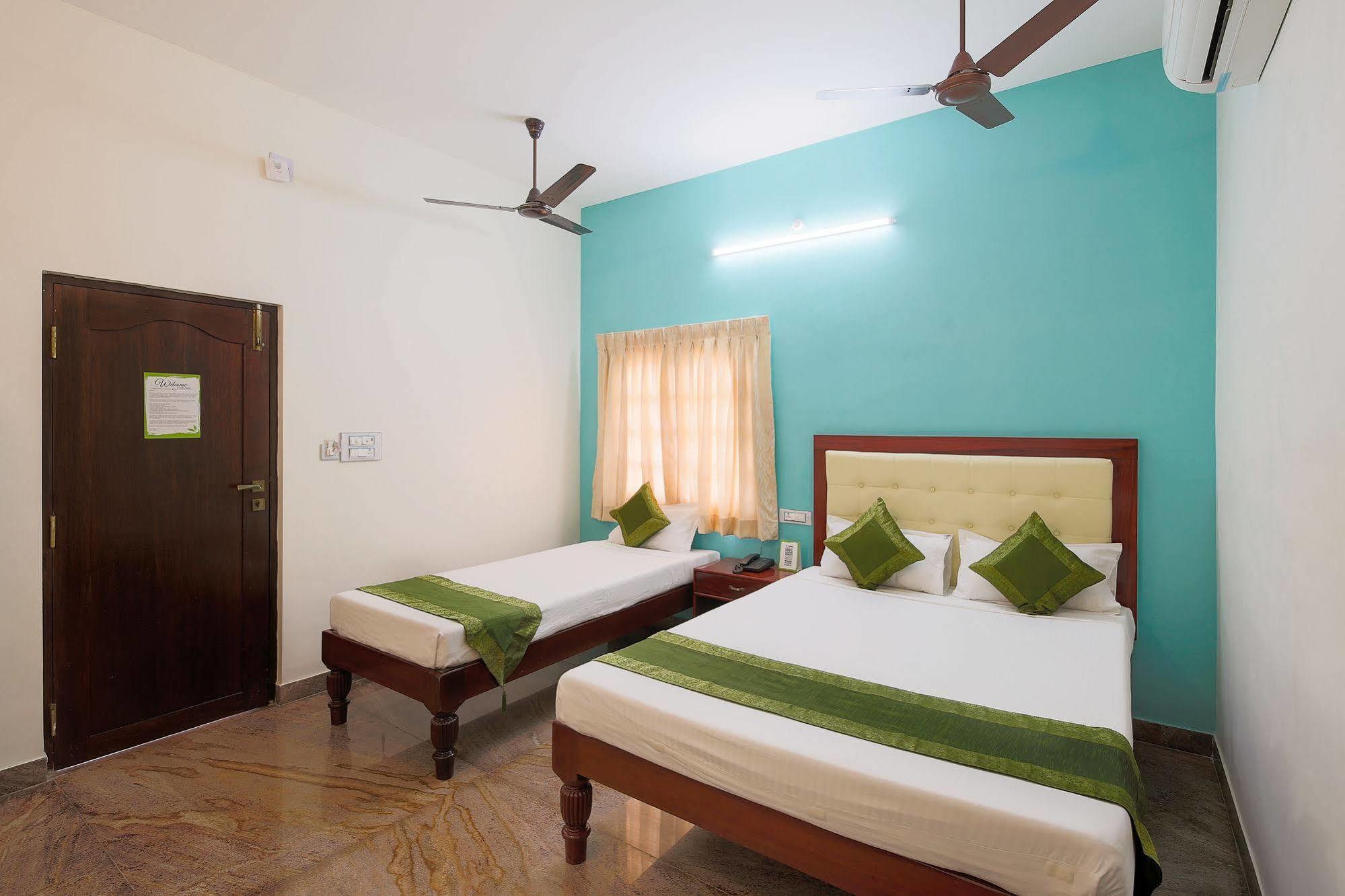 Treebo Grace Inn, 3 Min Walk From Promenade Beach Pondicherry Bagian luar foto